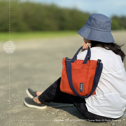 預購款~手提斜背兩用包 帆布書包（現至1/30下單預購且付款完成即確認收單，2月初排程上線製作，預計3/18開始陸續出貨。）