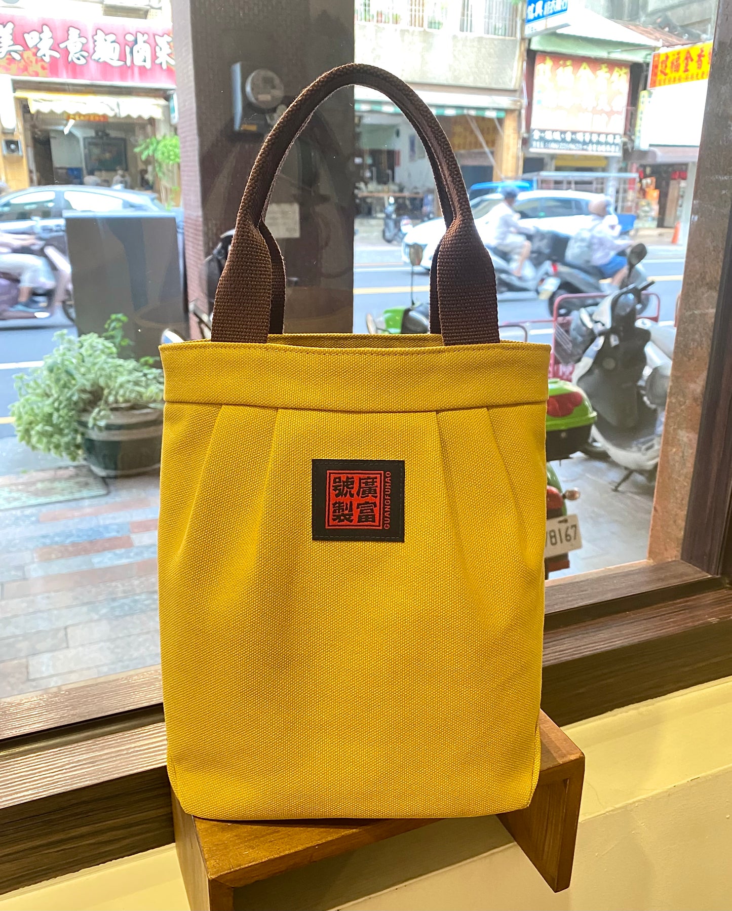 預購款～超人氣圓筒手提包/送禮首選/帆布小提包 帆布包（現至1/20下單預購且完成付款即確認收單，1月中排單上線製作，2/12陸續出貨）