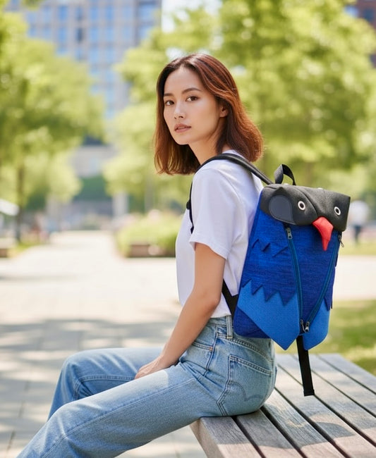 預購款～「台灣藍雀」立體動物背包（飛翔林立）雙肩後背包/輕磅防水材質（首次預購，現至4/24下單付款完成即確認收單。月底排單上線製作，此款做工繁複，預計7/18到貨可寄出）